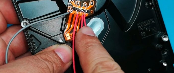 Hur man gör en enkel drivrutin för en borstlös motor på en gammal hårddisk
