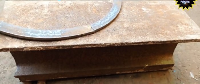 Kā izgatavot ierīci tērauda sloksnes saliekšanai aplī uz malas