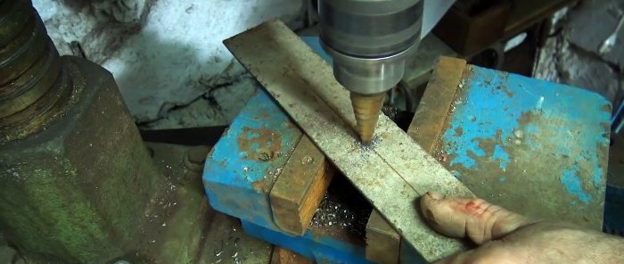 How to make a reliable wood chipper from junk