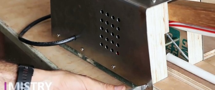Како направити тачкасти заваривач од старог микроталасног трансформатора