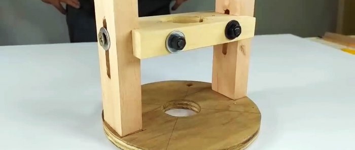 How to make a removable attachment that will turn your drill into a router