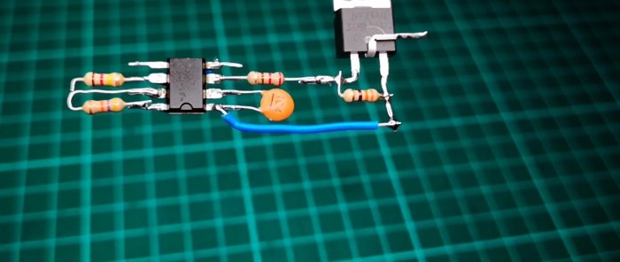 Circuit simplu invertor 220V pentru transformatoare cu două terminale