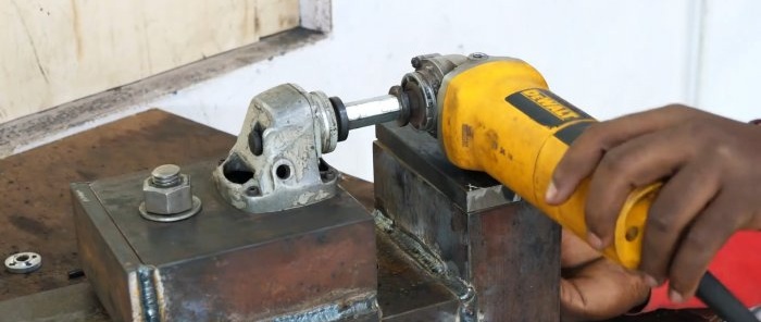 Cara membuat mesin pelarik kayu dari penggiling sudut