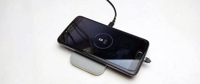Paano gumawa ng wireless charging para sa isang smartphone