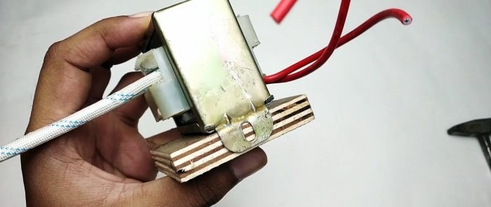 Как да направите поялник с мигновено нагряване от стар трансформатор