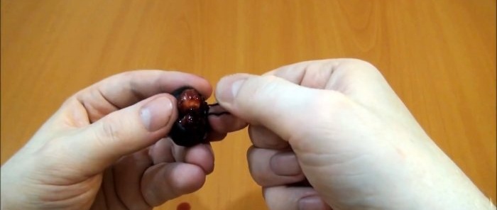 5 módszer a magok eltávolítására a cseresznyéből speciális kütyük nélkül