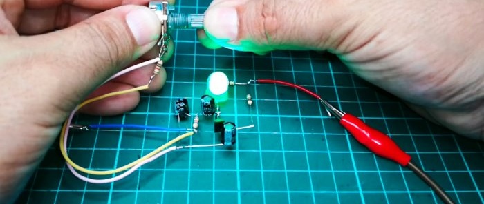 LED blykstė tik su 1 tranzistoriumi