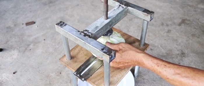 Comment fabriquer un appareil pour hacher de grandes quantités de chou