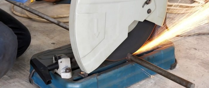 Selbstgebaute Maschine zum Biegen von Metallstreifen in einfachem Design