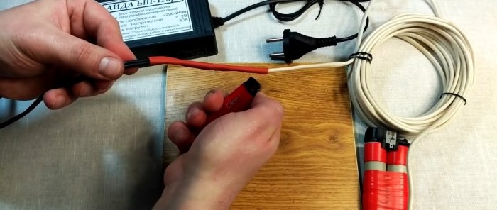 Jak přeměnit akumulátorový šroubovák na kabelový bez dalšího úsilí