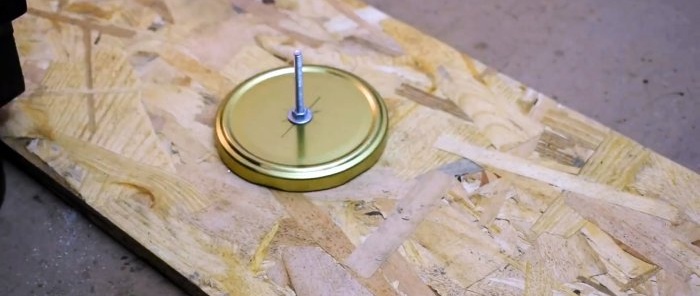 How to remove rust from small parts using a screwdriver without sandblasting