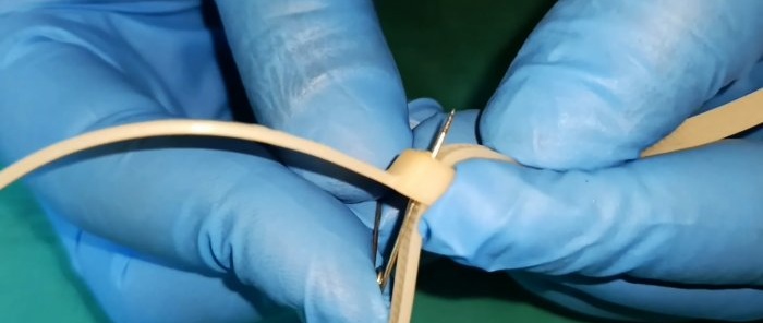 Kā atsprādzēt plastmasas kabeļa saiti un izmantot to atkārtoti