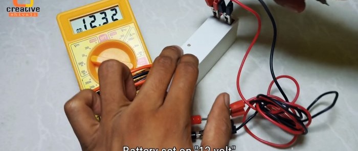 Sådan laver du et batteri med spændingsregulering op til 36 V