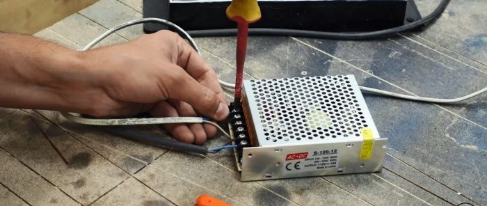 Cómo hacer un tornillo de banco electromagnético con un microondas para una fijación instantánea