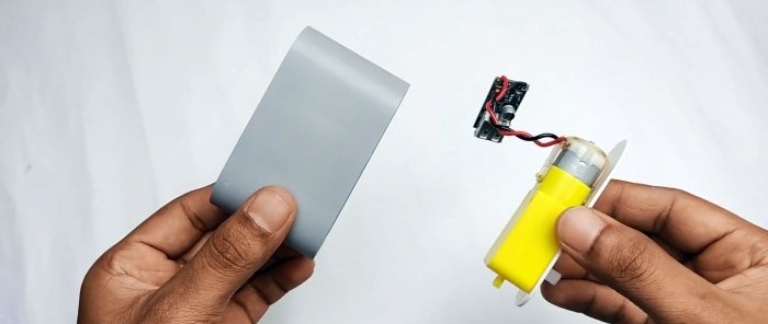 Cách tạo một máy phát điện bỏ túi để sạc điện thoại luôn sẵn sàng hoạt động