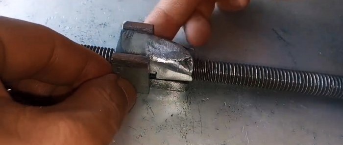Домаћи ултра-брзи стезни стезаљ са јединственим клизним механизмом
