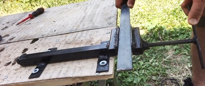 Ako vyrobiť jednoduchý zverák z kovového odpadu