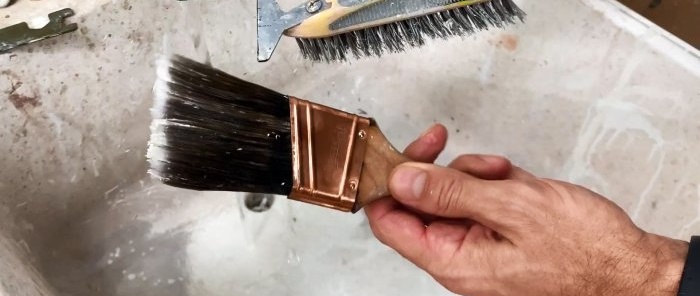 Como restaurar pincéis completamente secos