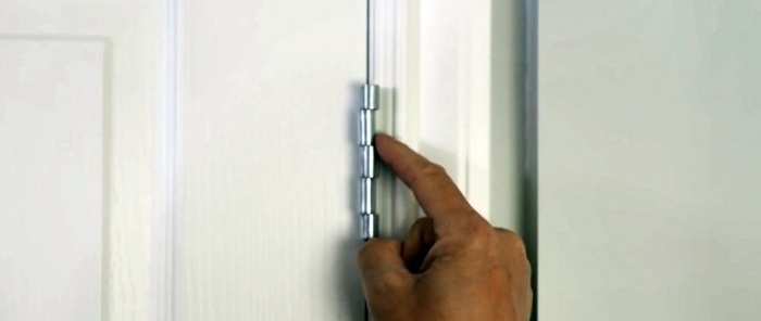 3 Möglichkeiten, eine durchhängende Tür zu reparieren