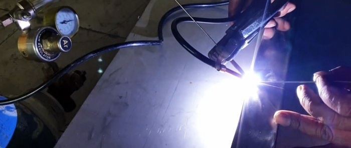 Gumagawa kami ng welding mula sa isang conventional TIG welding inverter