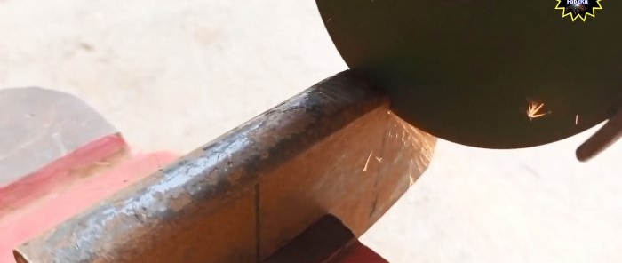 Hur man böjer en stålvinkel utan maskin med en enkel anordning