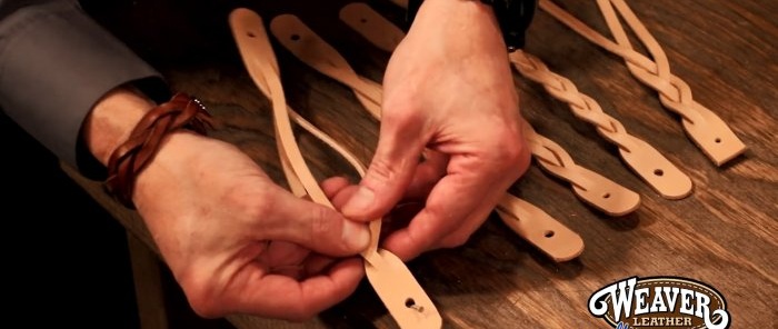 Comment tresser une queue de cochon sans coupures inutiles et réaliser un simple bracelet à partir d'une bande de cuir