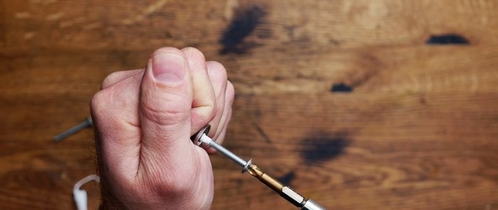 8 måder at reparere knækkede tråde i et møbelhåndtag