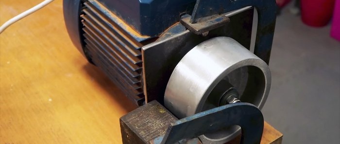 Hoe een poelie voor een bandslijpmachine uit aluminium te gieten