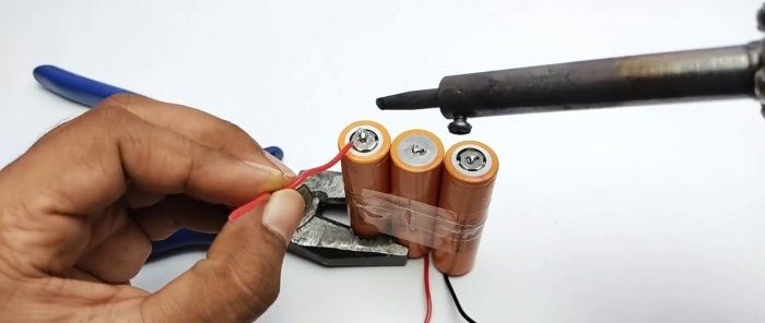 How to convert a regular glue gun into a battery-powered one