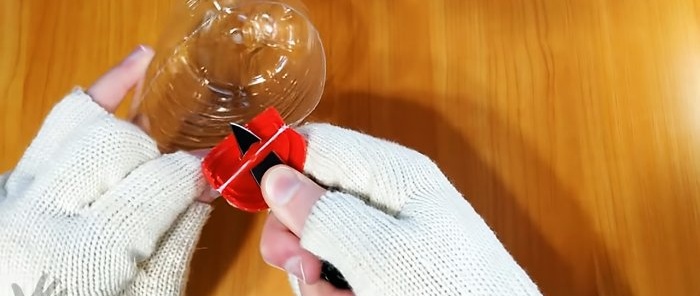Hoe je een PET-fles op een lint ontrafelt zonder flessensnijder