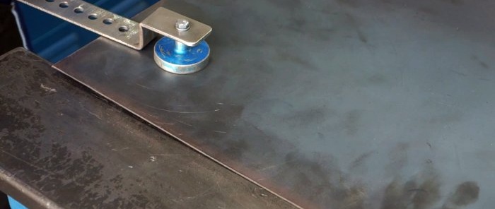 Πώς να φτιάξετε μια απλή συσκευή για την κοπή κύκλων με φακό πλάσματος