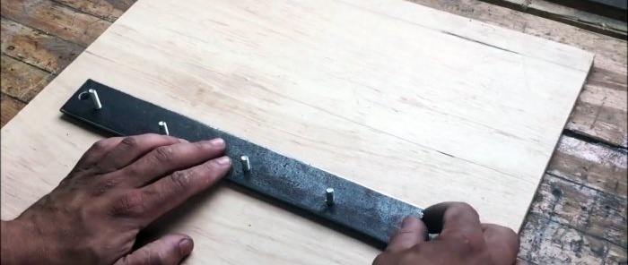 كيفية صنع جهاز لشحذ السكاكين على النجارة
