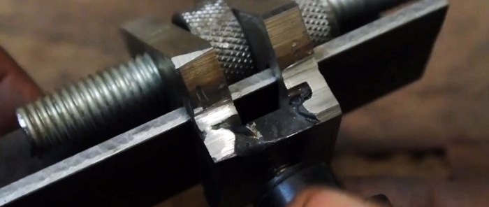 Hoe je een apparaat maakt voor het slijpen van boren van eenvoudige materialen