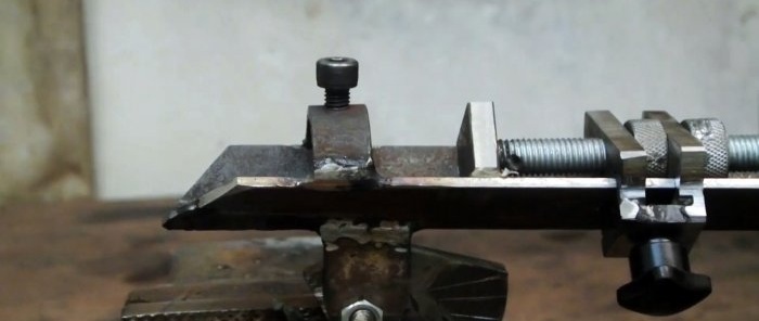 Cómo hacer un dispositivo para afilar taladros con materiales simples.