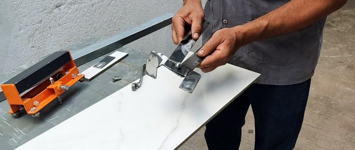 Hur man gör anordningar för att jämnt bryta porslinsplattor längs skärlinjen