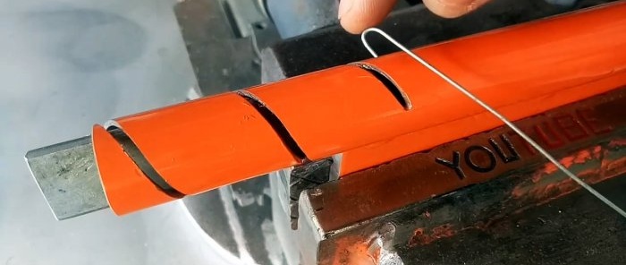 Kaip pasidaryti rankinę grandininio tinklelio audimo mašiną