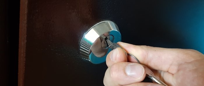 Как да смажете всяка ключалка с графит от молив