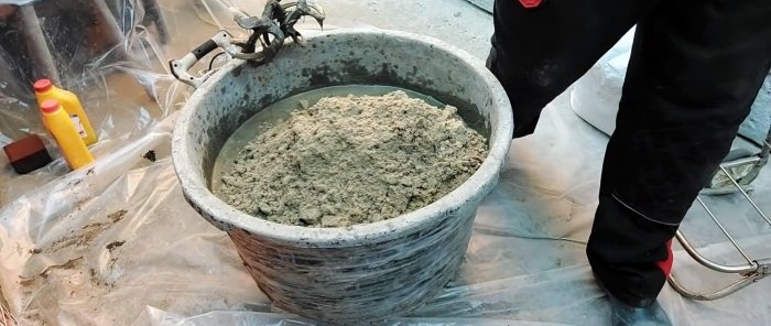 Paano paghaluin ang isang masunurin at matibay na mortar ng semento para sa pagtatapos ng isang harapan sa panahon ng taglagas-tagsibol