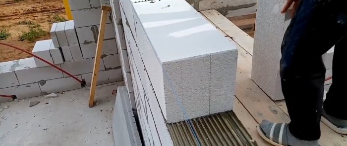 Un dispozitiv simplu pentru așezarea rapidă a blocurilor