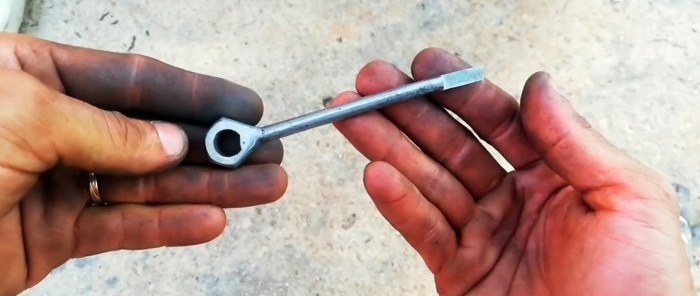 Ērta automātiska slēdzene, kas izgatavota no metāllūžņiem