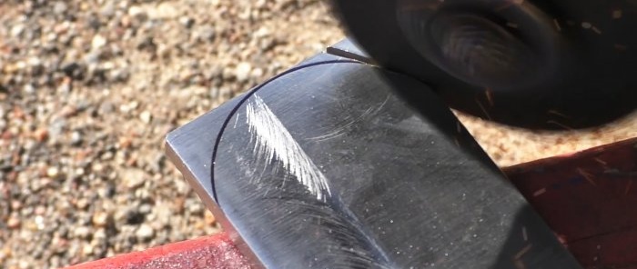 Cómo hacer un dispositivo para cortar silletas de tubos de autos chatarra