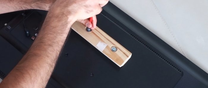 Cómo hacer un soporte de pared para TV de madera simple