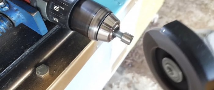 Comment fabriquer un loquet de porte simple et fiable à partir de restes de métal