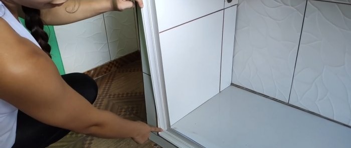Hoe maak je in 1 uur een kast onder een gootsteen of badkuip van PVC-panelen