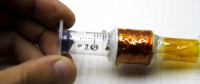 Comment fabriquer une lampe de poche éternelle sans piles Option avec une luminosité et une durée de lueur élevées