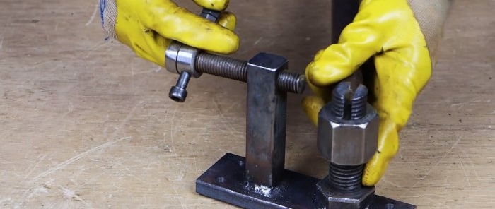 Paprasta mašina tvirtinimo detalėms gaminti savo rankomis