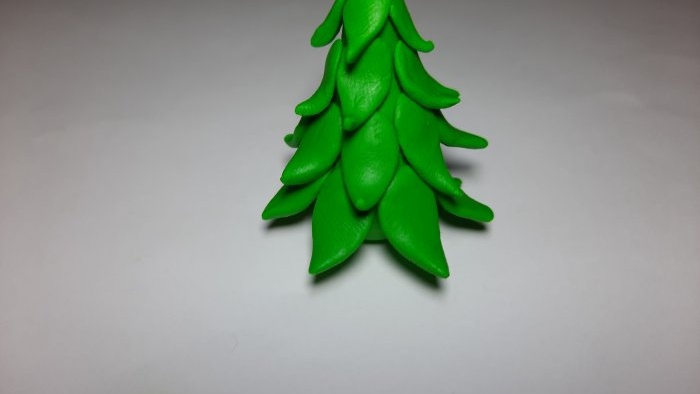 Kako napraviti prekrasno božićno drvce od plastelina