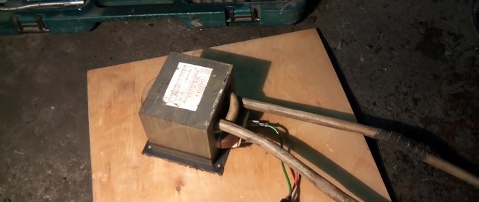 Come utilizzare un trasformatore a microonde per svitare dadi e bulloni molto inaciditi