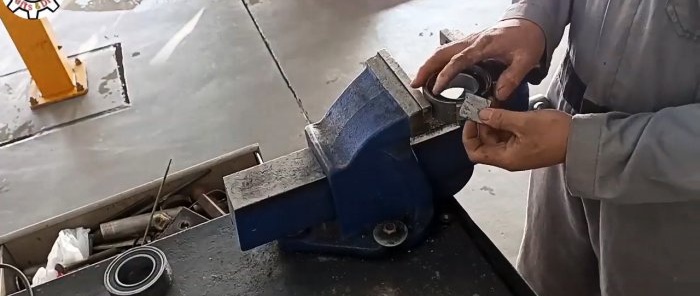 Como fazer uma caixa de rolamento duplo com os materiais disponíveis