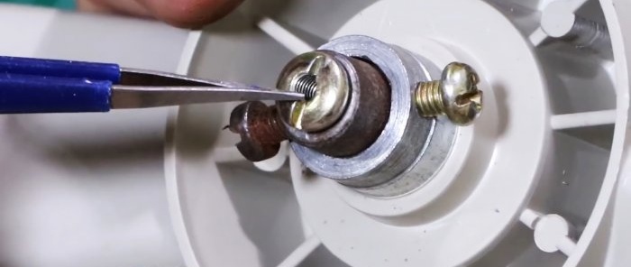Cách làm máy phát điện gió từ máy bơm bể cá